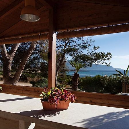 CASA CON VERANDE SUL MARE a 2 MINUTI A PIEDI DALLA SPIAGGIA Custonaci Kültér fotó