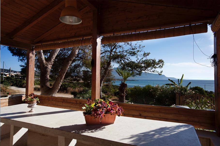 CASA CON VERANDE SUL MARE a 2 MINUTI A PIEDI DALLA SPIAGGIA Custonaci Kültér fotó